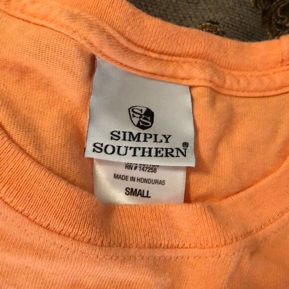 Simply Southern size small t shirt like new - Picture 3 of 4